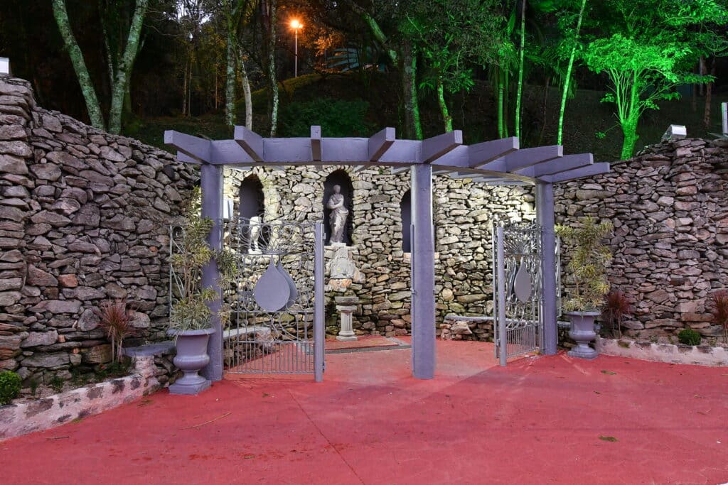 Visite Serra Negra SP as aguas de serra negra atraem turistas ha um seculo fonte dos italianos